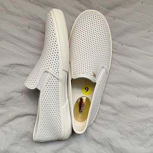 Micheal Kors Leather sneakers